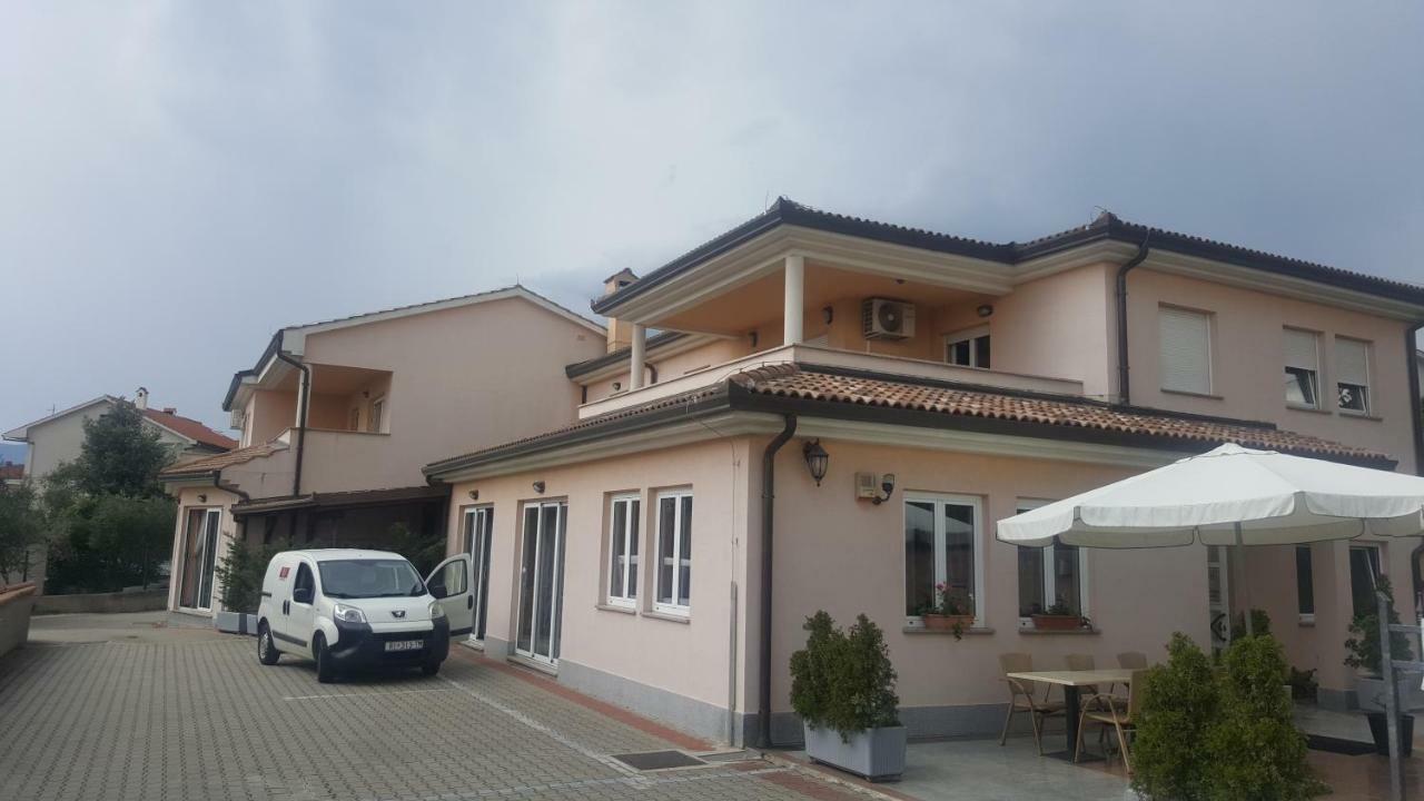 Apartment Dora Rijeka Exterior photo